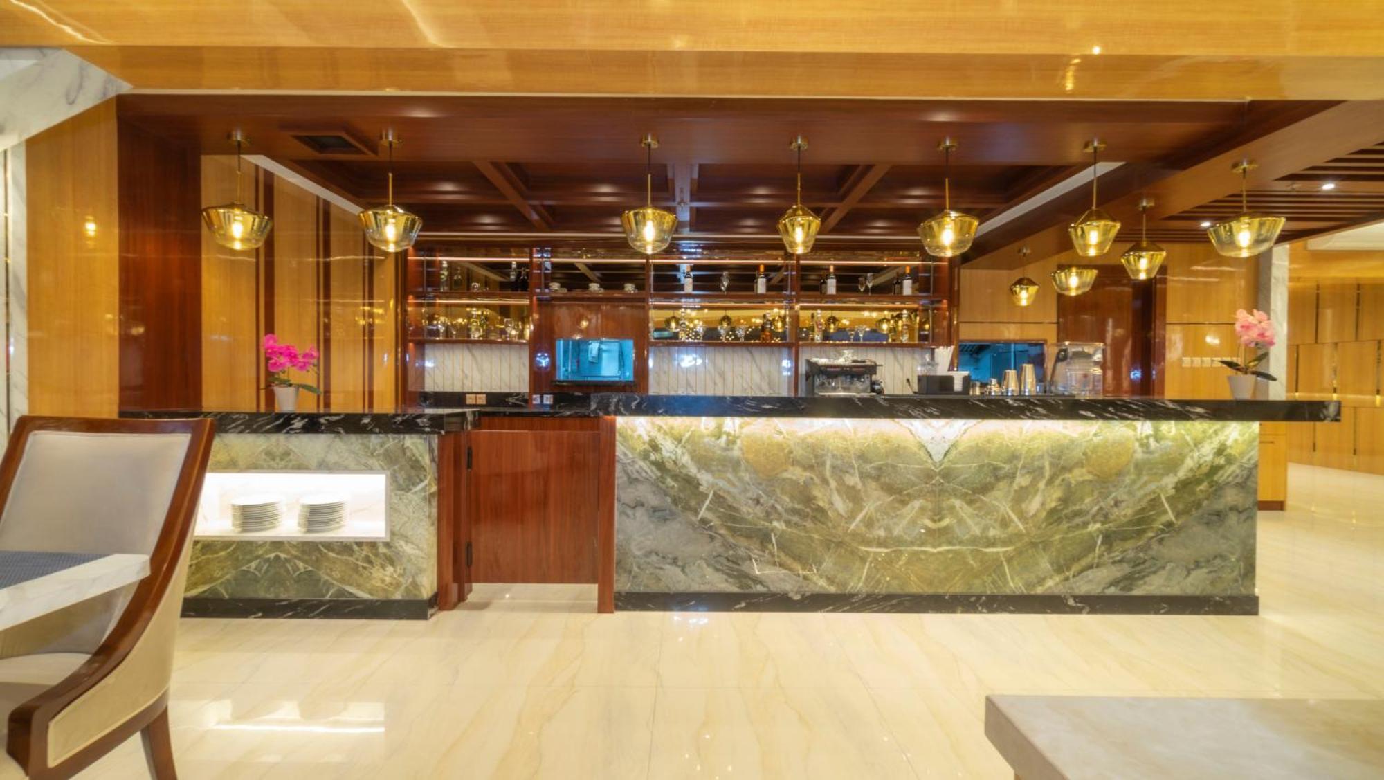 City Of Aventus Hotel - Denpasar Eksteriør billede
